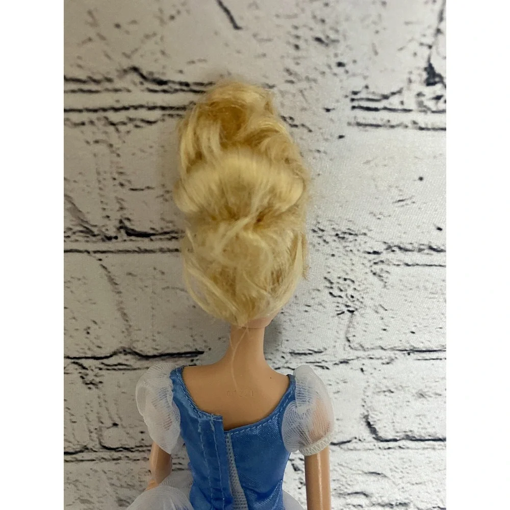 Vintage‎ Cinderella Princess Barbie Doll 12